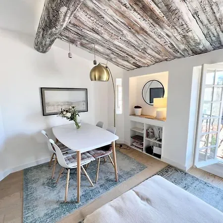 Apartamento Au Coeur Du Village Grand Studio Avec Terrasse